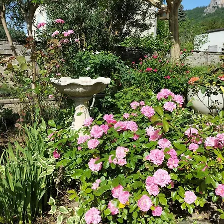 Le Gite Des Trois Seigneurs Διαμέρισμα *